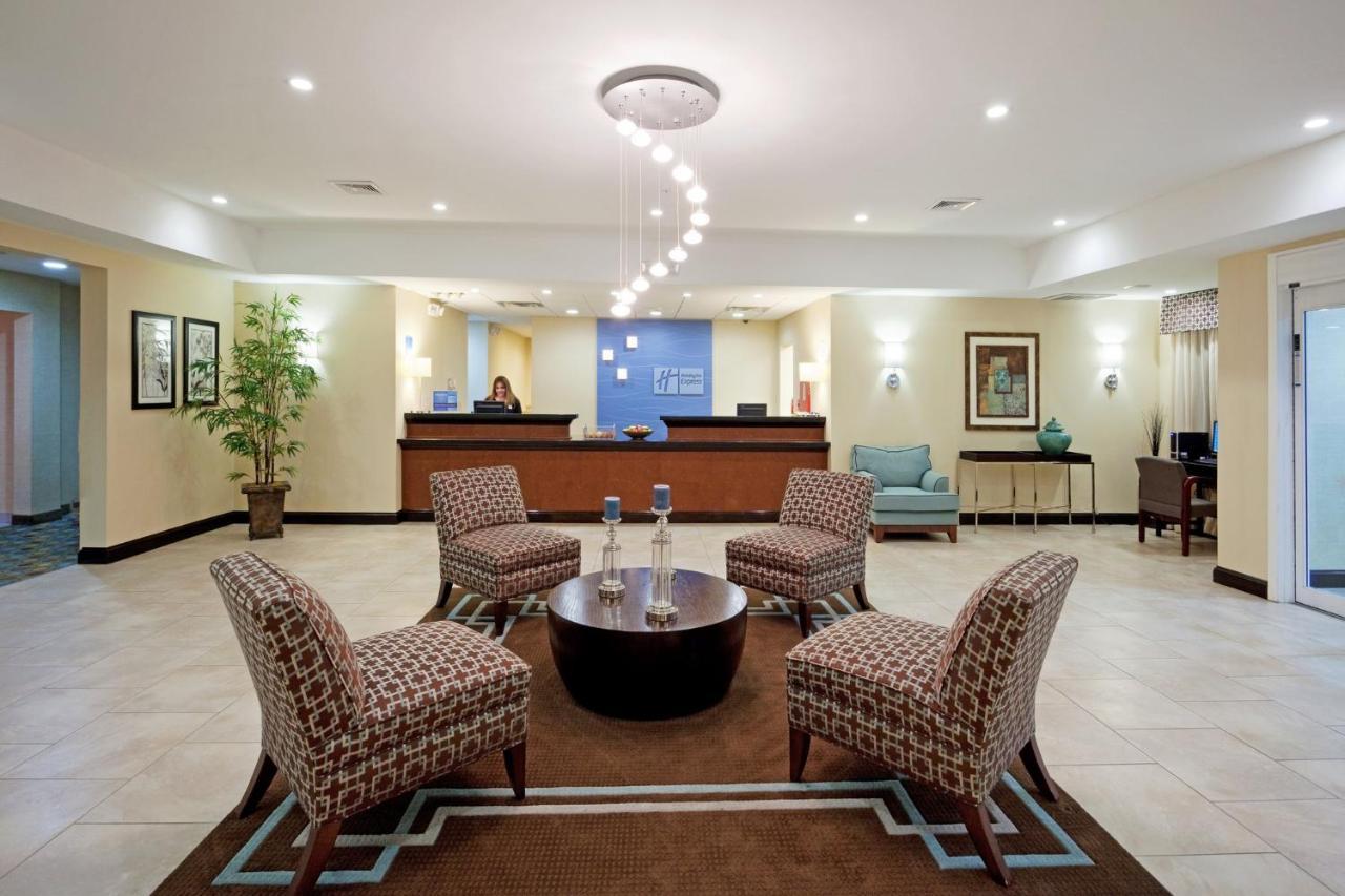 Holiday Inn Express And Suites Meriden By Ihg Exterior foto