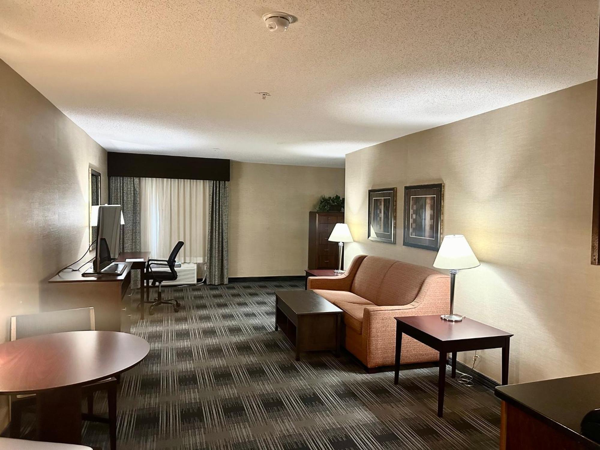 Holiday Inn Express And Suites Meriden By Ihg Exterior foto