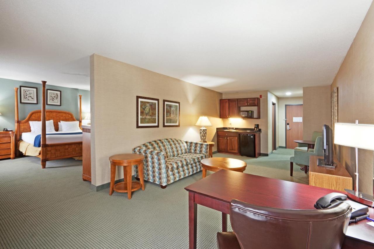 Holiday Inn Express And Suites Meriden By Ihg Exterior foto